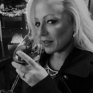 Meet your Posher, Sharon